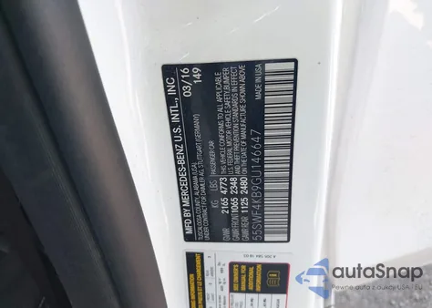 2016 Mercedes-Benz C 300 4Matic z USA, uszkodzony, nr VIN 55SWF4KB9GU146647